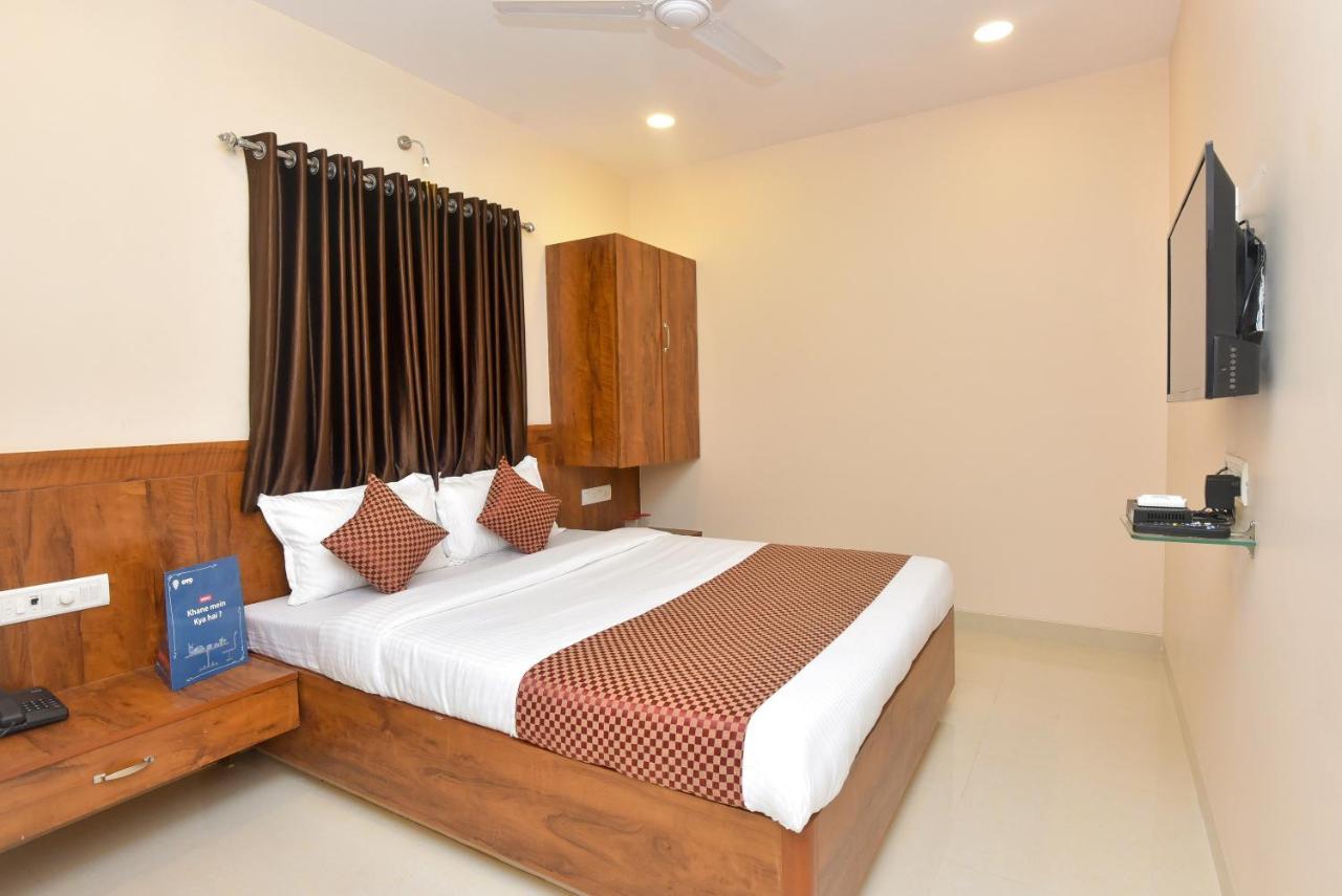 Oyo 8757 Prakash Inn Bombay Eksteriør billede
