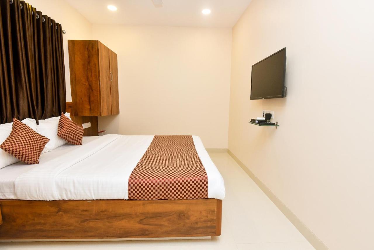 Oyo 8757 Prakash Inn Bombay Eksteriør billede