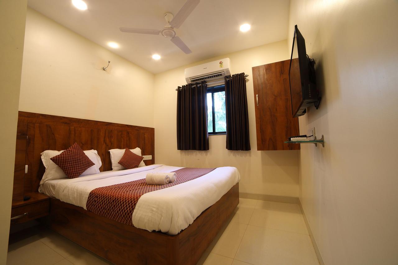 Oyo 8757 Prakash Inn Bombay Eksteriør billede